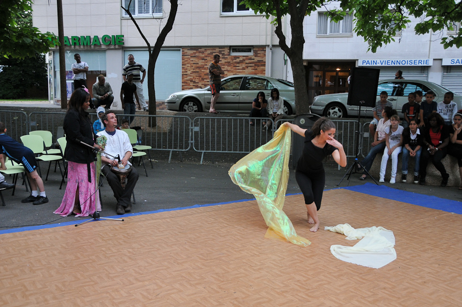 Maison de Quartier Champs Elysees Evry - Danse Orientale 034.jpg